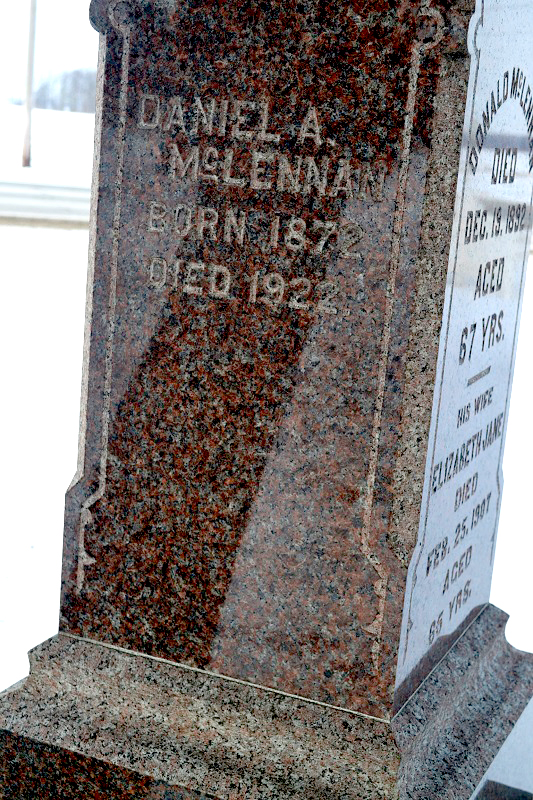 Photo of headstones/Daniel A McLennan d1922 hdstn Moore Burns Unt cem ON